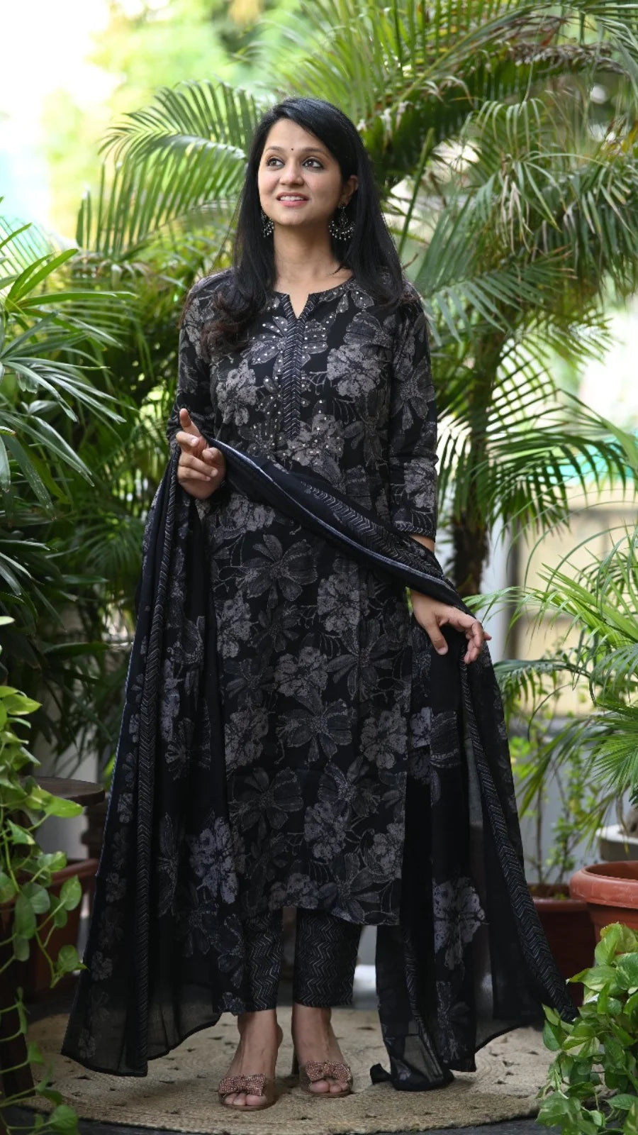 RT092 - Trendies Attire