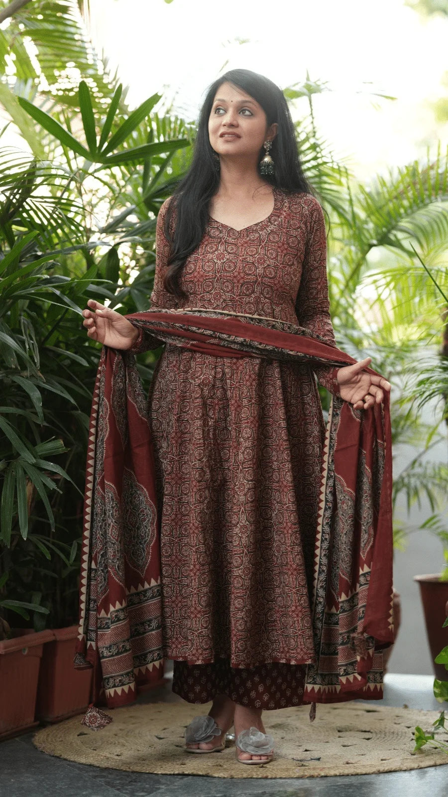 RT084 - Trendies Attire