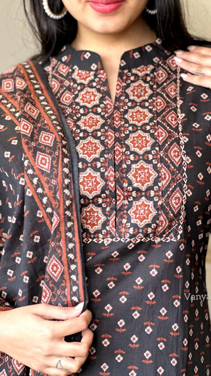 RT3096 - Trendies Attire