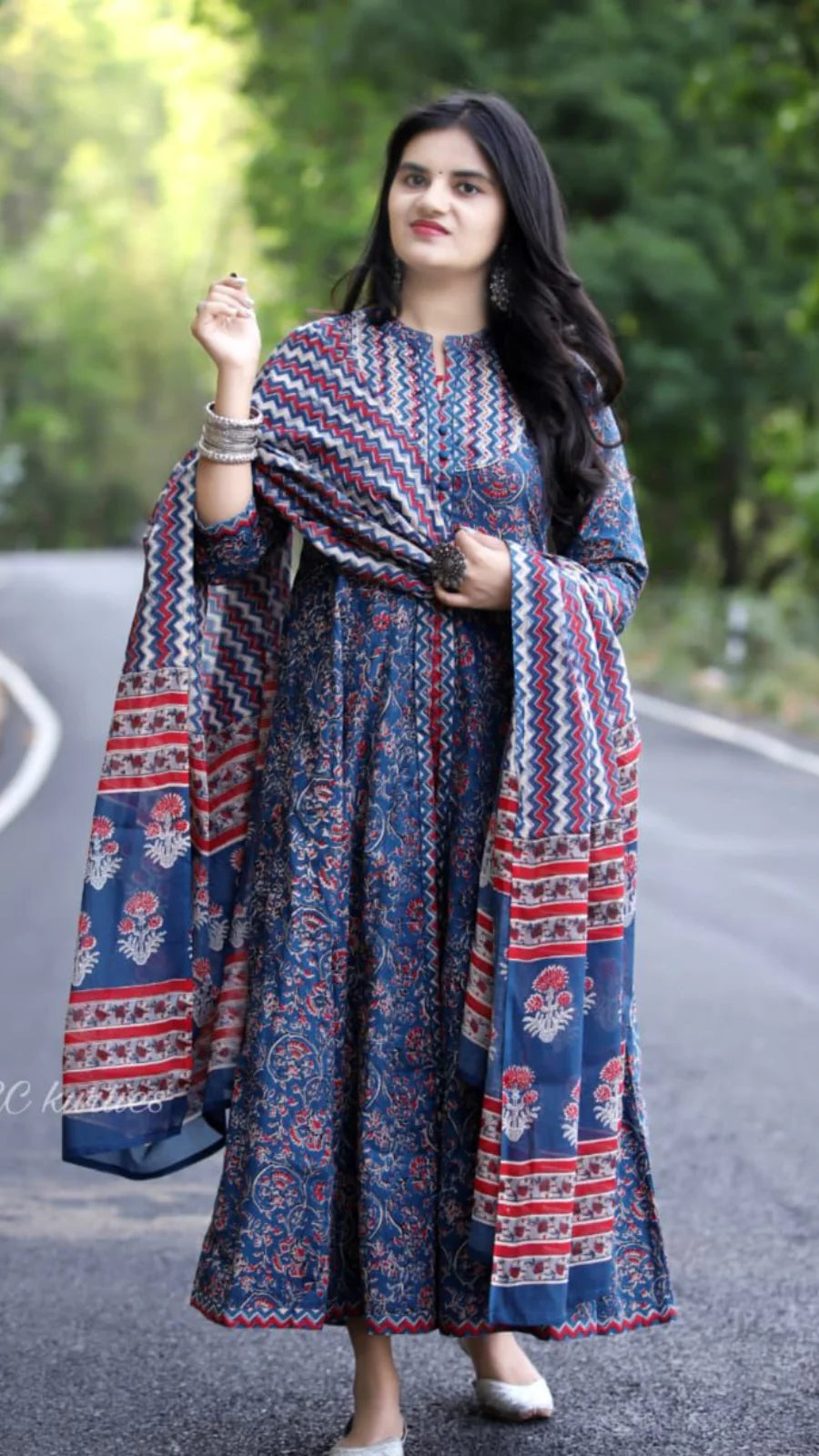 RC119 - Trendies Attire