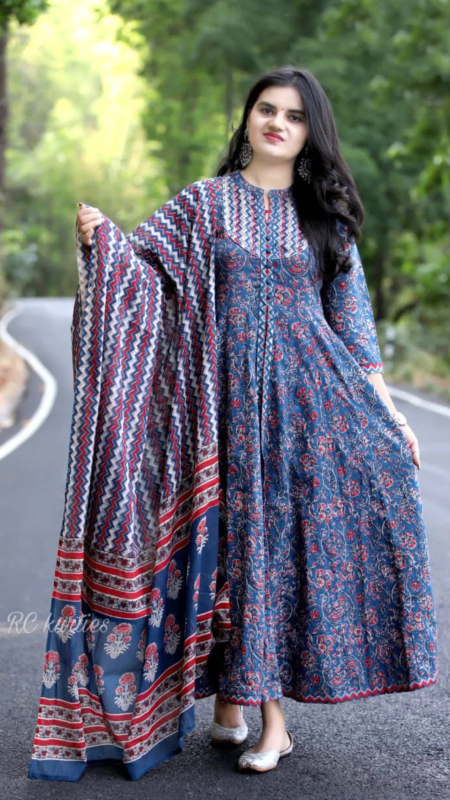 RC119 - Trendies Attire