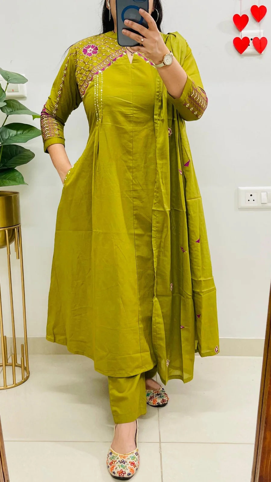 Patchai Niramae - Trendies Attire
