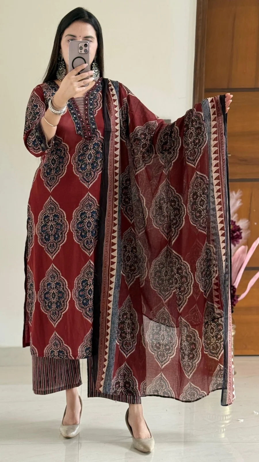 RC2359 - Trendies Attire