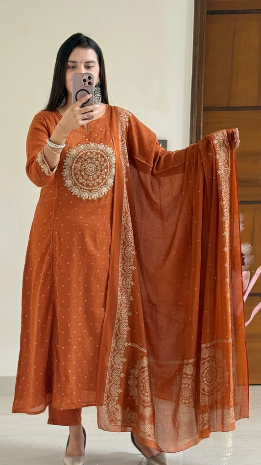 RC2357 - Trendies Attire