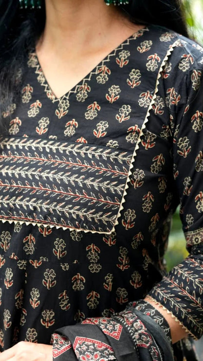 RT080 - Trendies Attire
