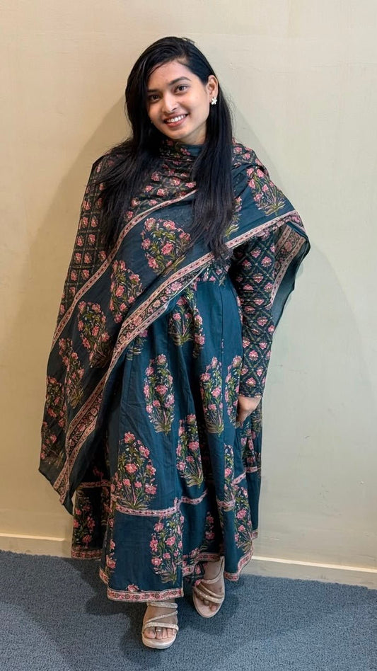 RT082 - Trendies Attire