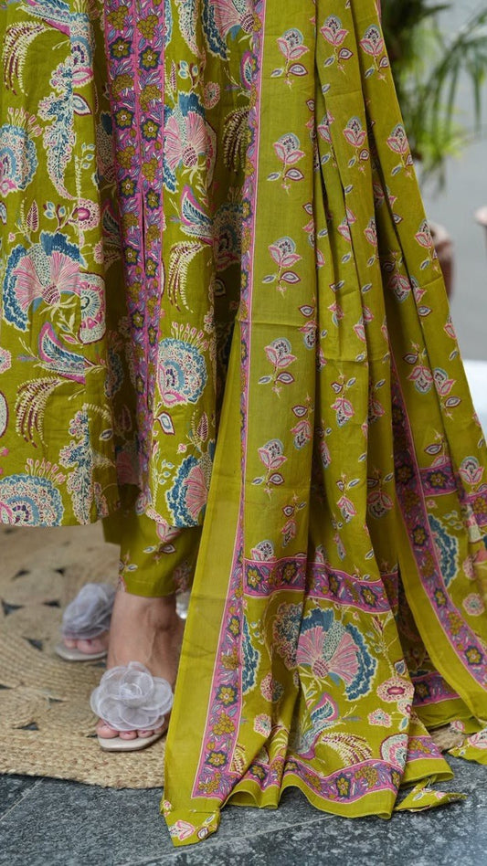 RT072 - Trendies Attire